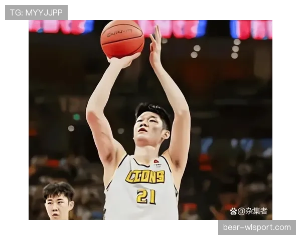 篮球比赛中双方球员同时出界究竟该如何判定归属？